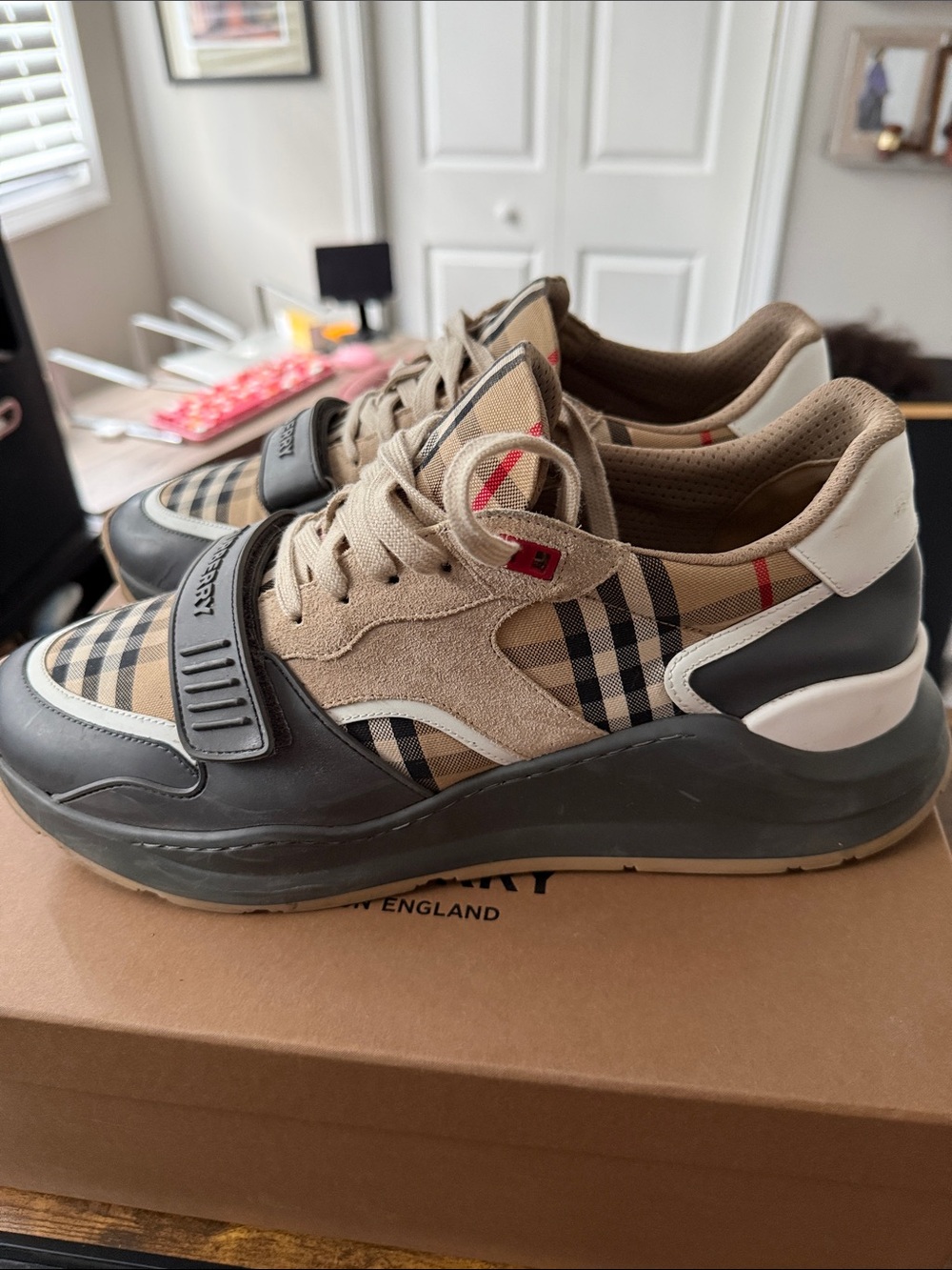 Burberry Ramsey Sneakers - Picture 2 of 8